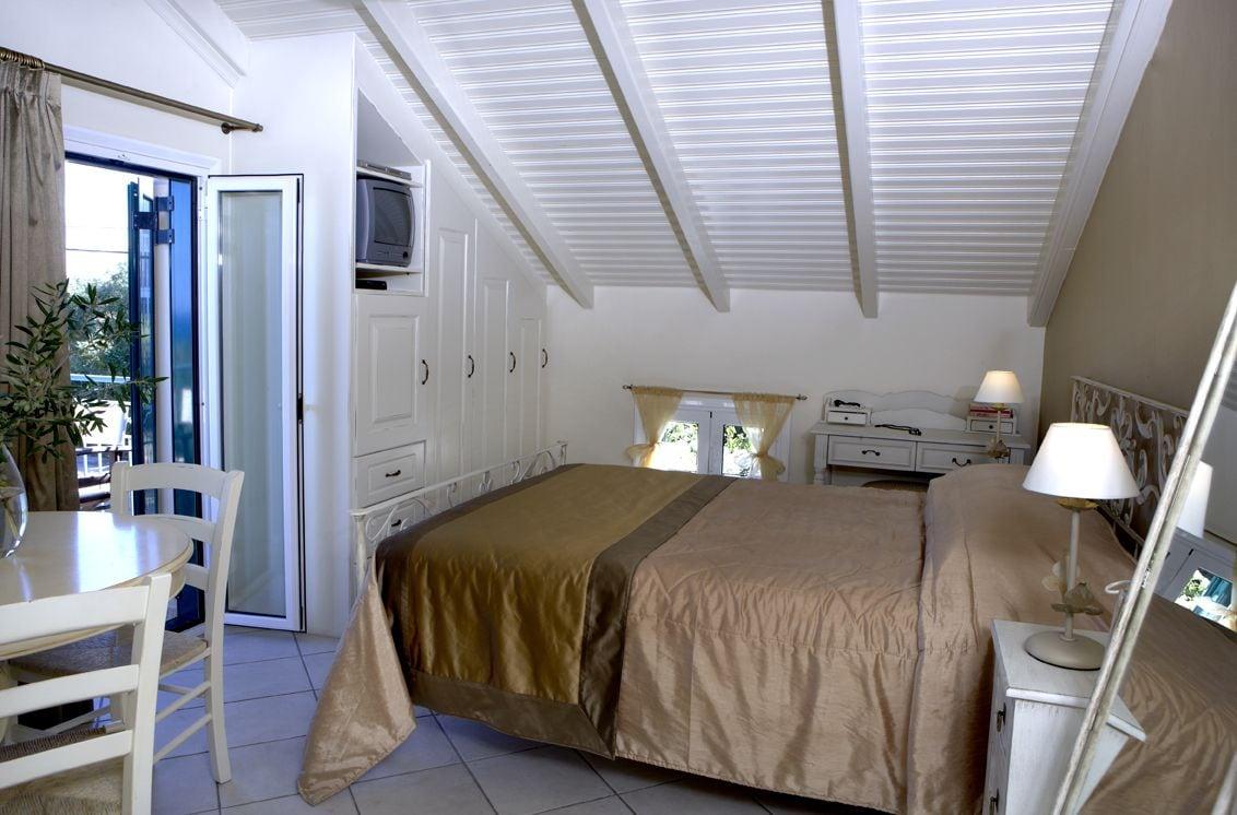 Dafnoudi Hotel Apartments Antipata  ภายนอก รูปภาพ