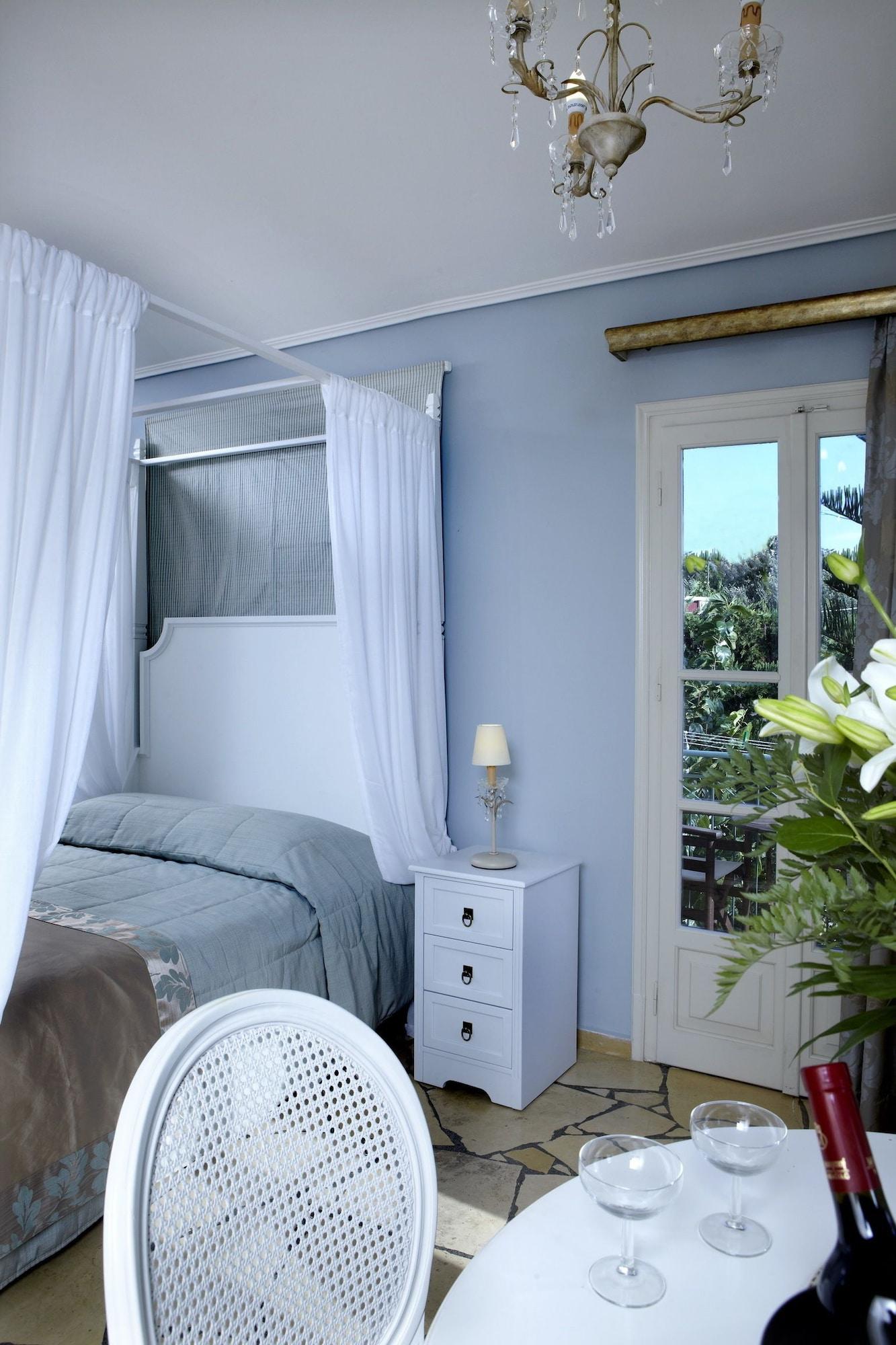 Dafnoudi Hotel Apartments Antipata  ภายนอก รูปภาพ