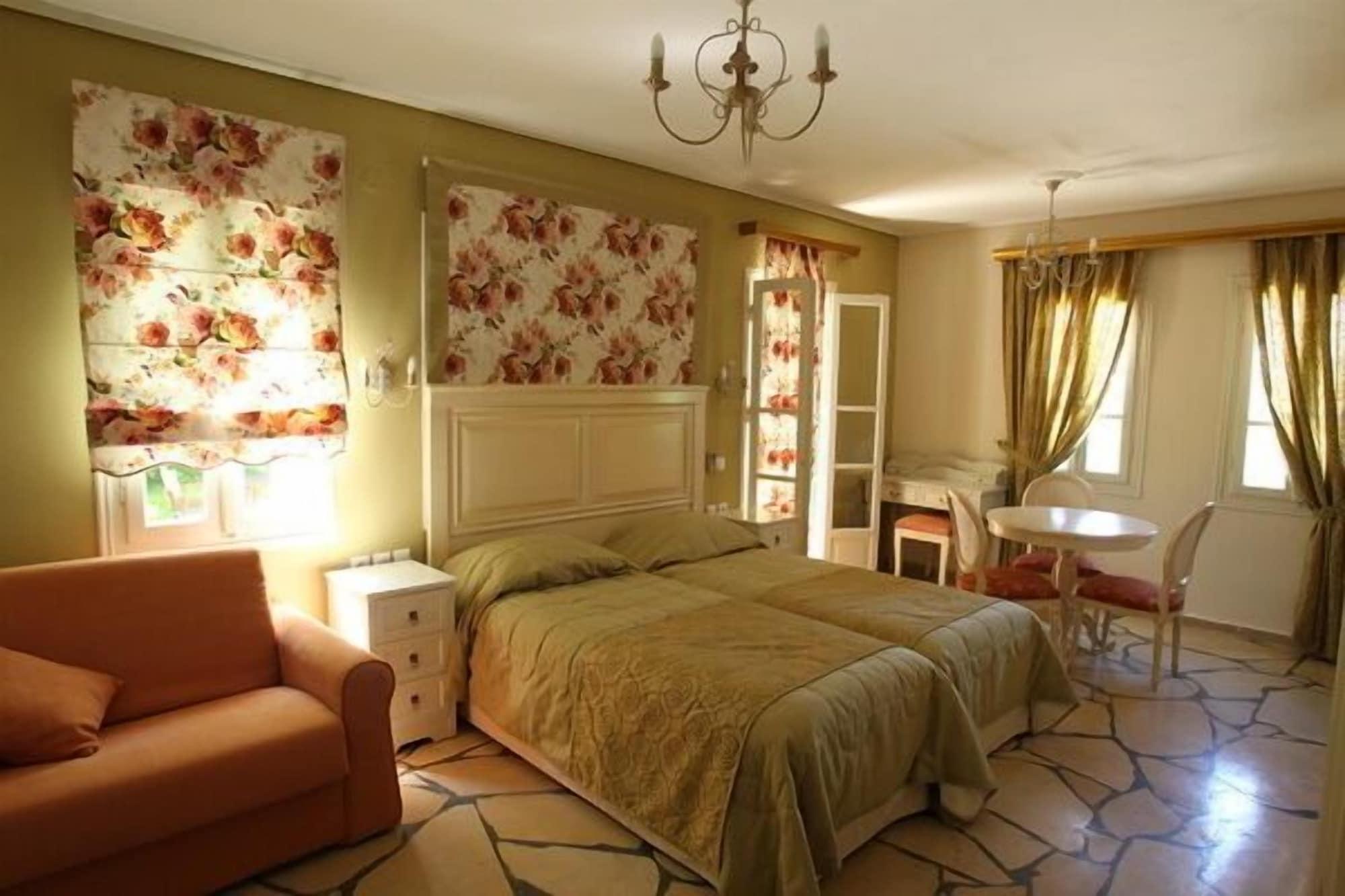 Dafnoudi Hotel Apartments Antipata  ภายนอก รูปภาพ