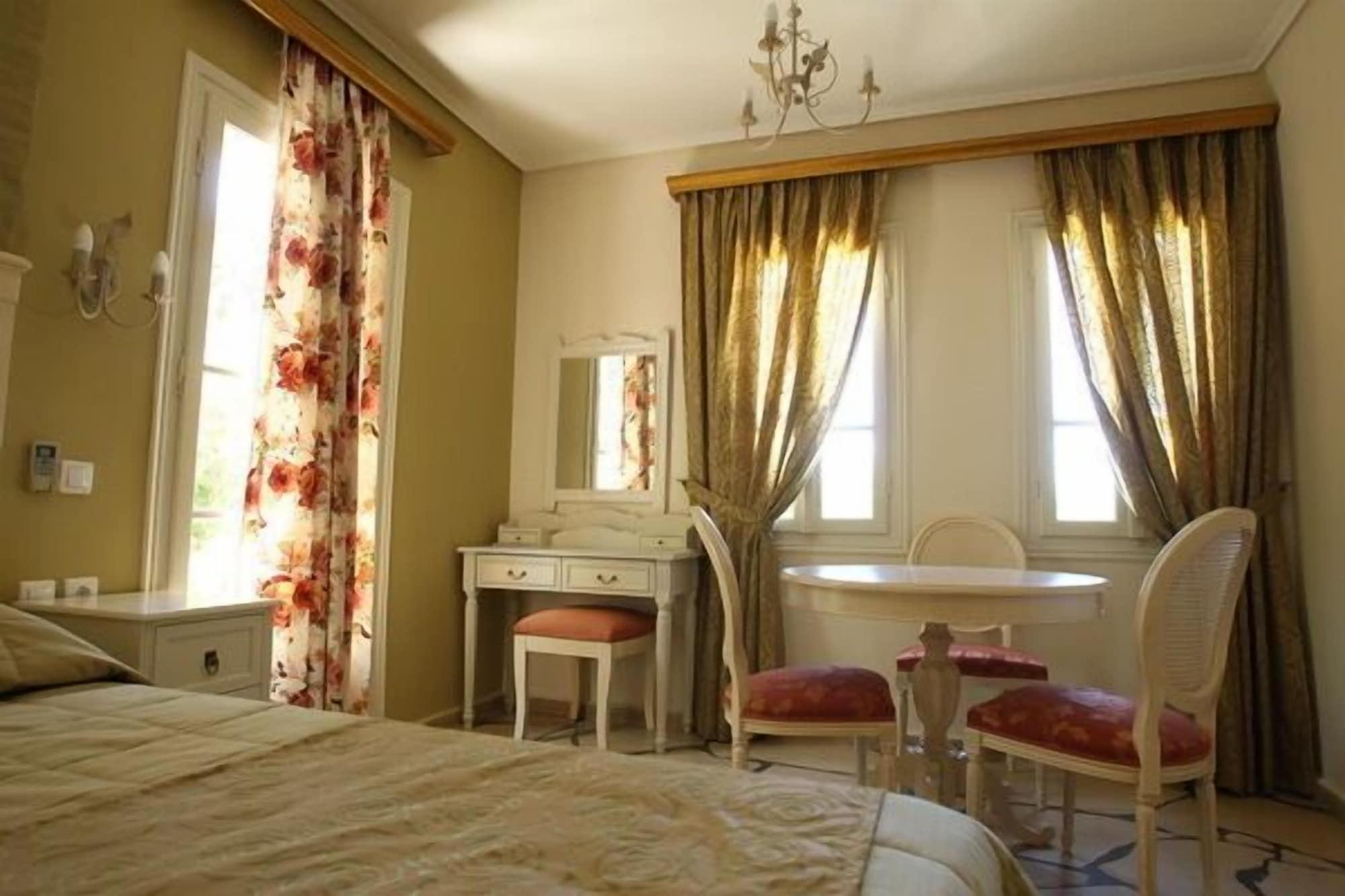 Dafnoudi Hotel Apartments Antipata  ภายนอก รูปภาพ