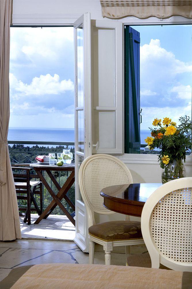 Dafnoudi Hotel Apartments Antipata  ภายนอก รูปภาพ