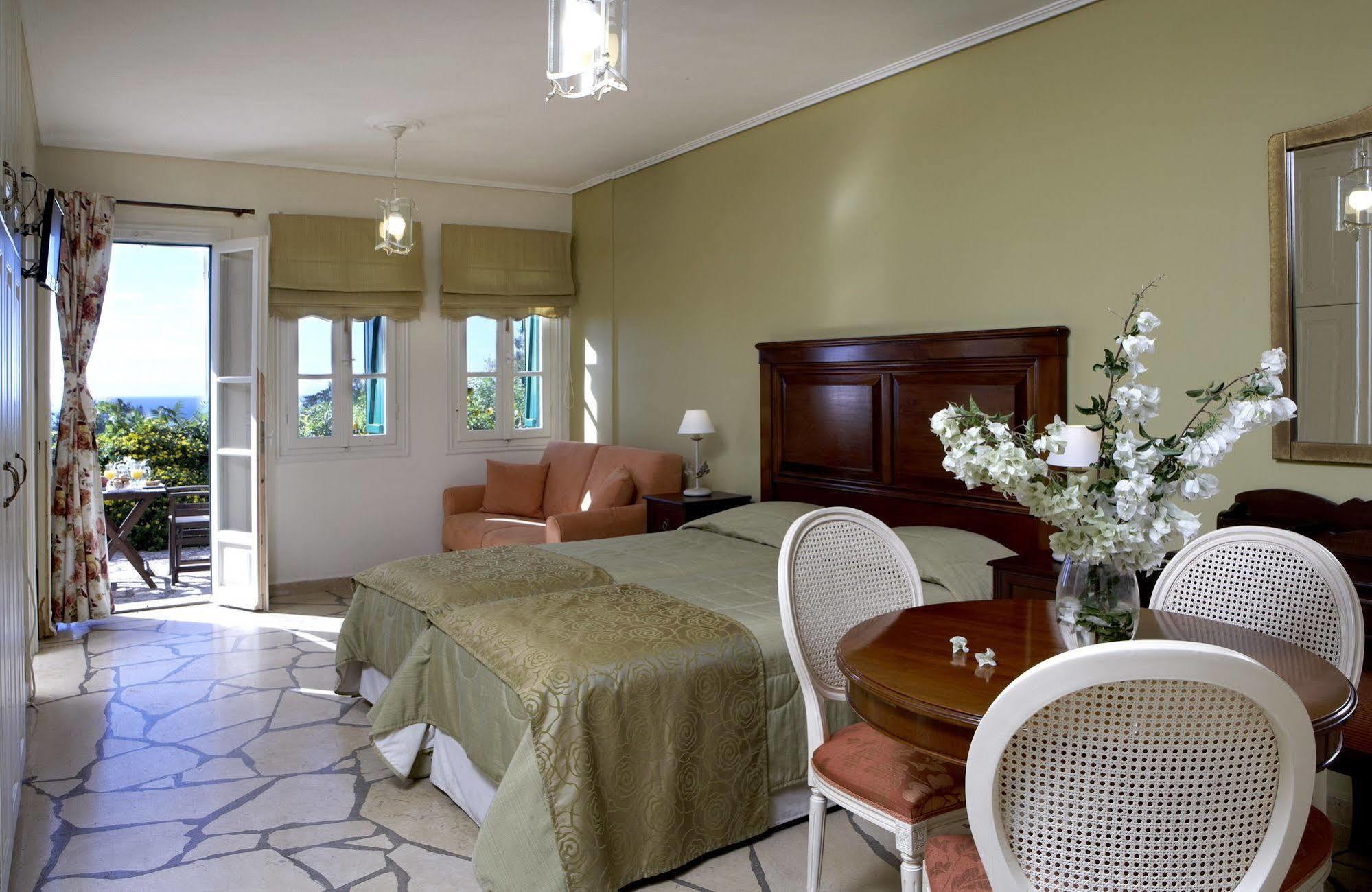 Dafnoudi Hotel Apartments Antipata  ภายนอก รูปภาพ